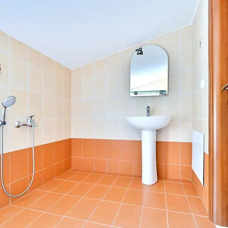 Aura House Σκροπονέρια